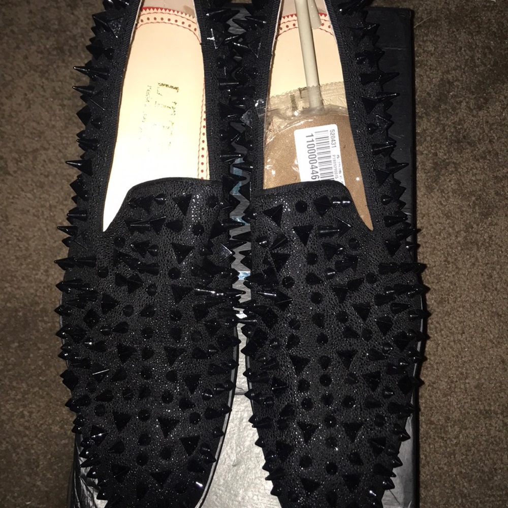 Men’s spiked shoes